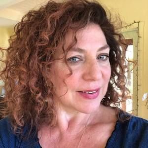 Meet your Posher, Rena